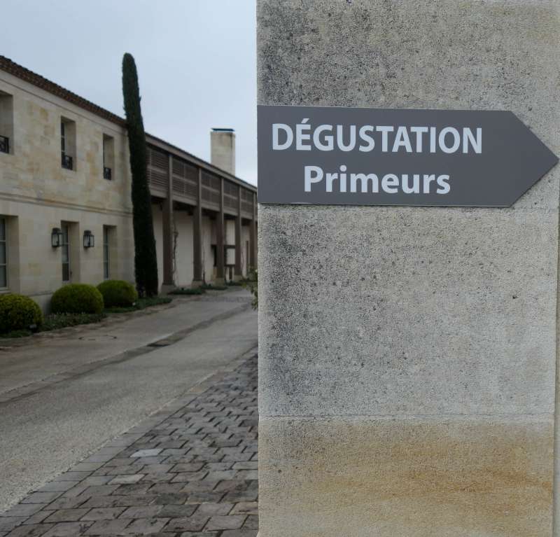 One picture. This way to degustation.